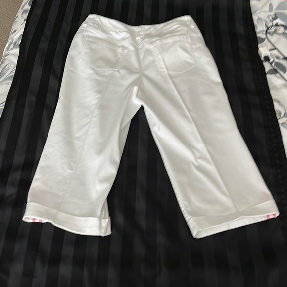 Larry Levine Petite White Capri Pant. Size 10P - Picture 3 of 11